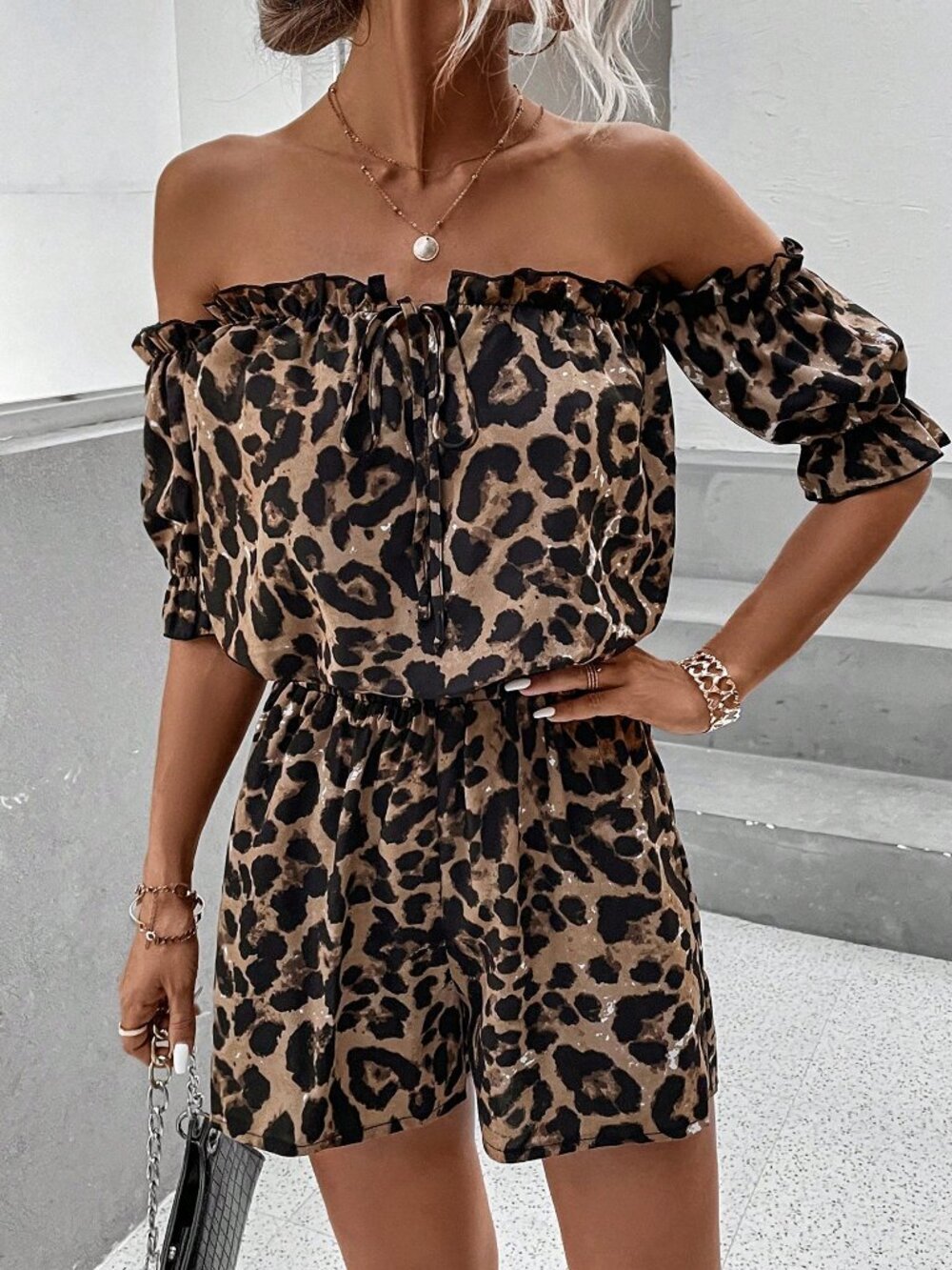 Apricot Casual Women's Leopard Print Off Shoulder Trim Knot Front Top & Shorts - Picture 4 of 6